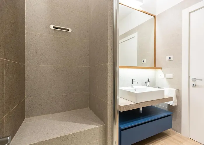 Ariosto's Luxury Rom