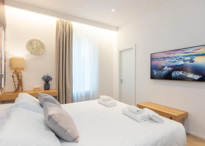 Ariosto's Luxury