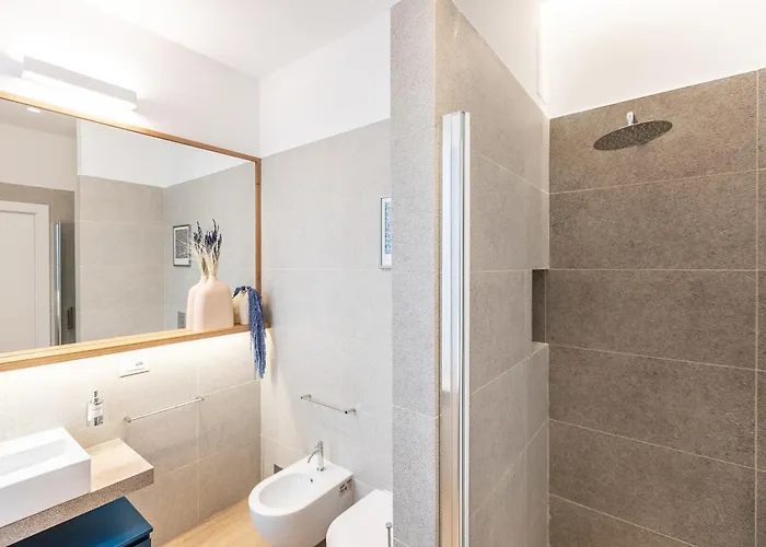 Ariosto's Luxury Rom